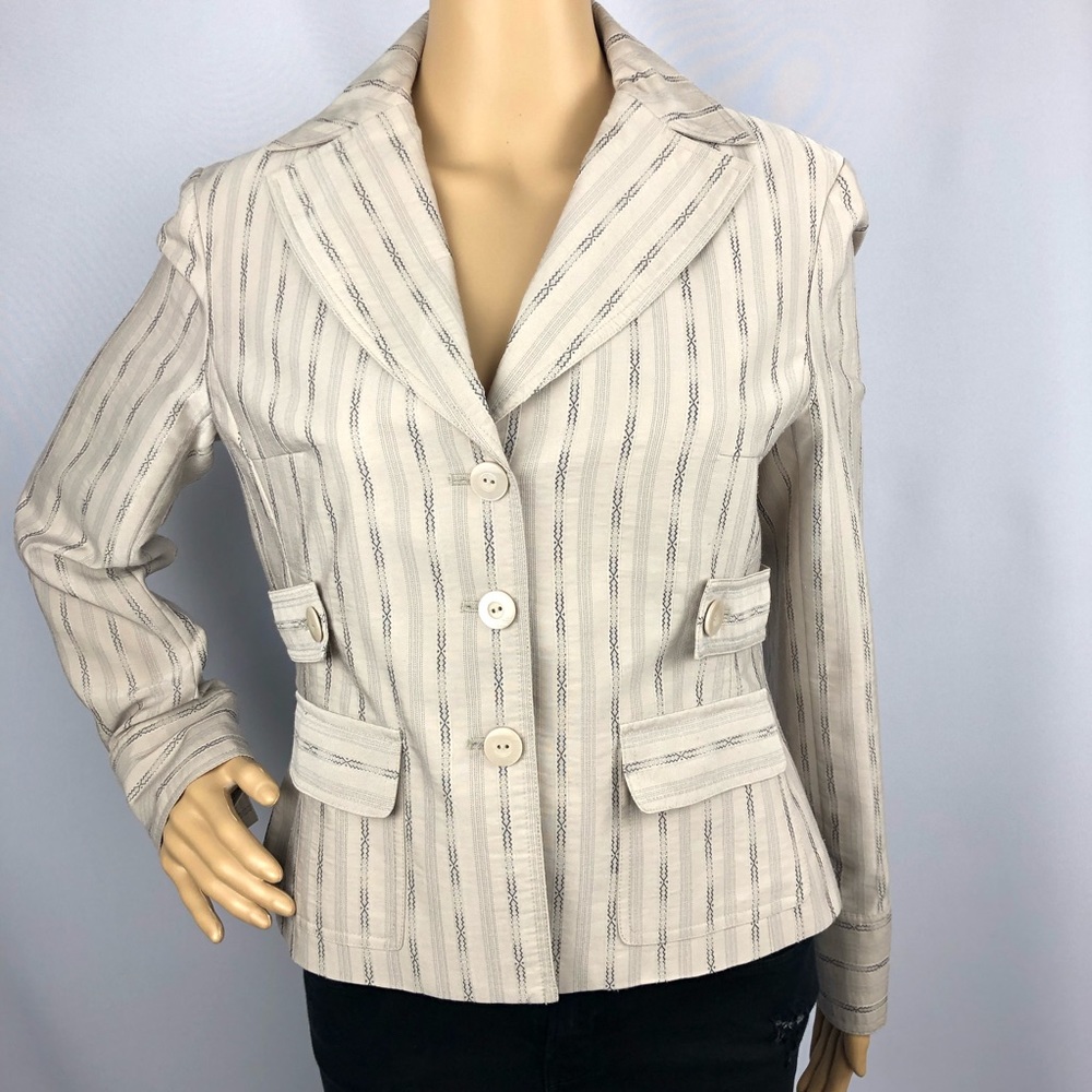 Bandolino Tan Three Button Blazer Size 4
